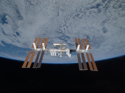Die ISS von DISCOVERY photographiert