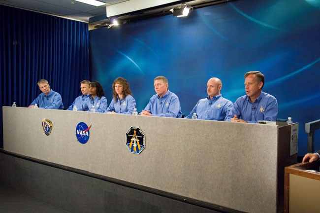 Besatzung

von STS-121
