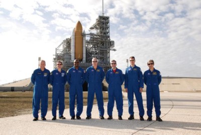STS-122-Besatzung vor dem TCDT
