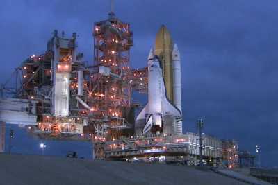 Space Shuttle 

DISCOVERY an der Startrampe 39A