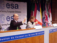 ESA-Chef Antonio Rodota und Ministerin Bulmahn