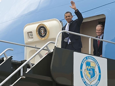 Obama bei der

Ankunft am KSC