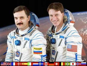 Expedition 8 Besatzung